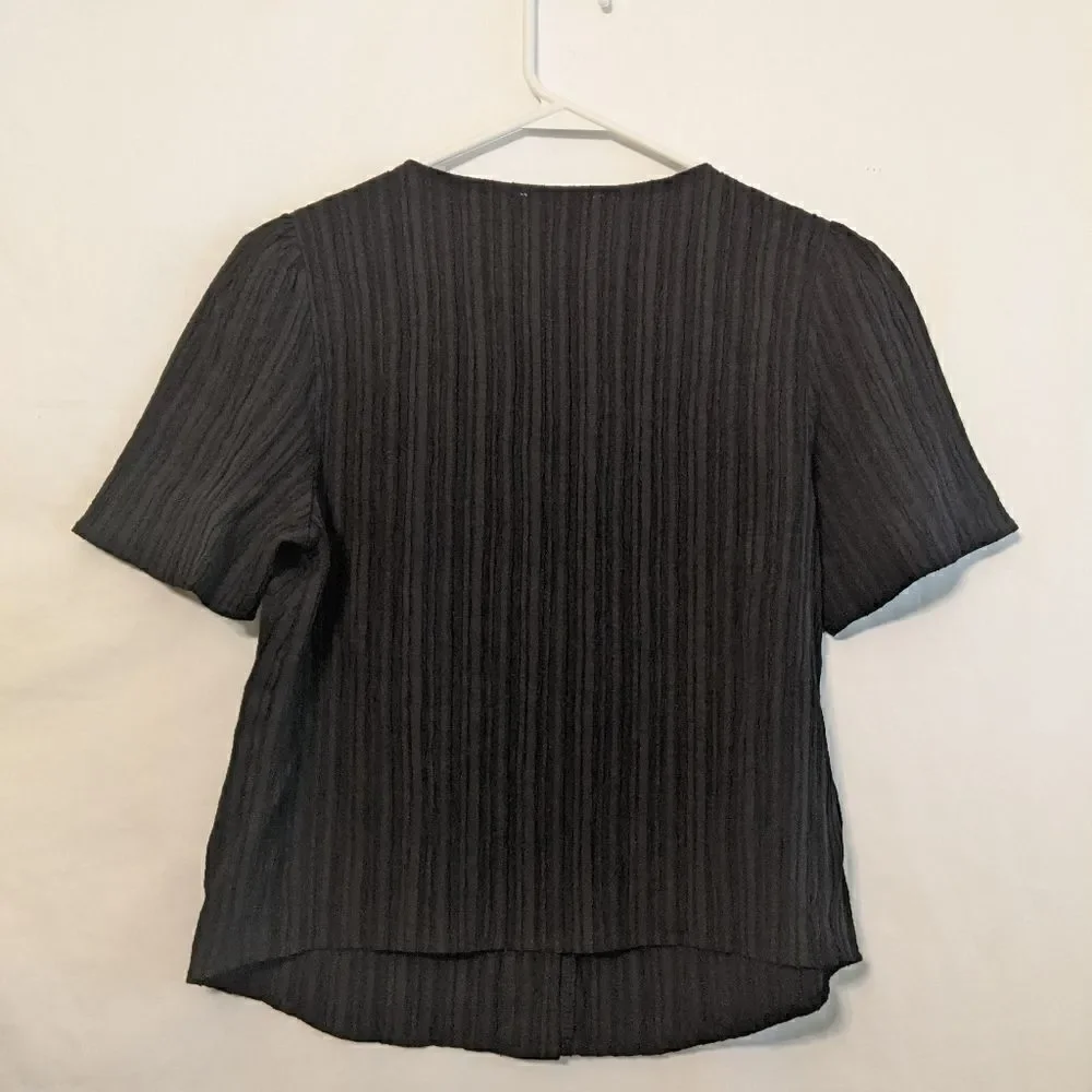 Urban Romantics Cropped Tortoise Shell Button Down - Picture 5 of 7